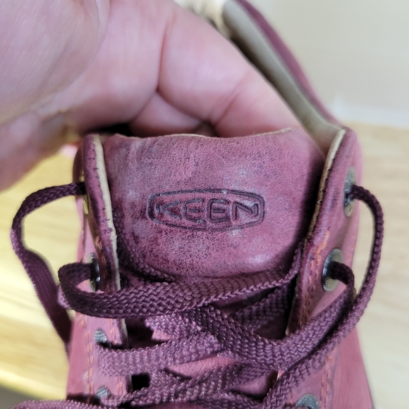 Womans Keen Low Top Hiking Shoes Red Size 6.5 - Picture 6 of 7